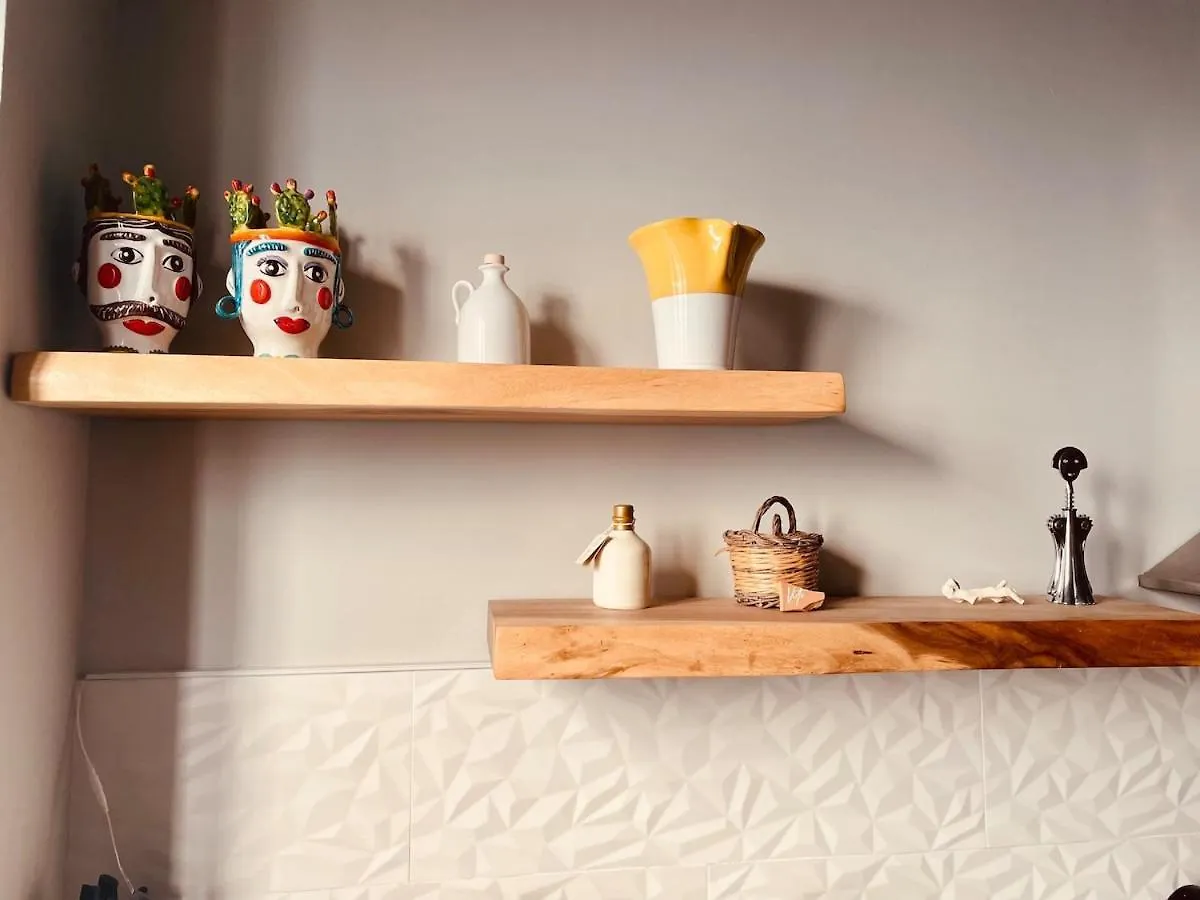 Cozy Renovated Comfort Apartment In Isola Milánó