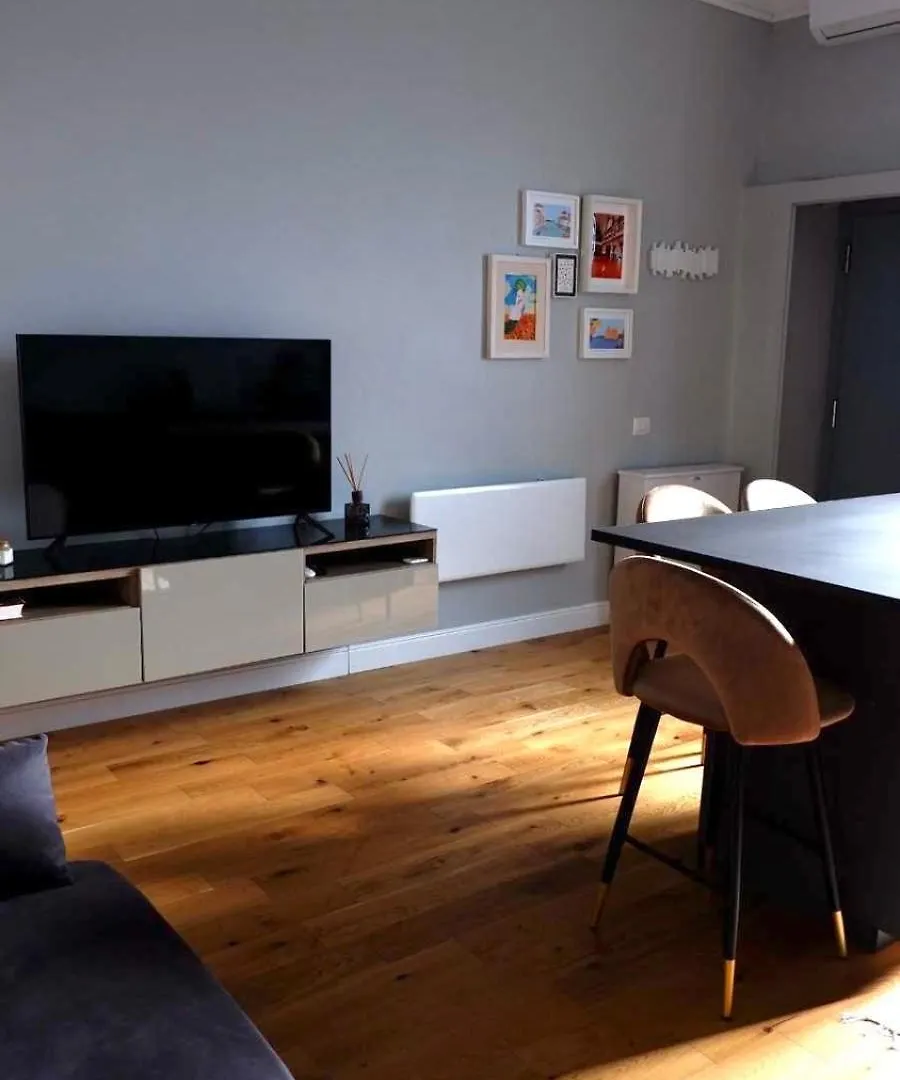 Cozy Renovated Comfort Apartment In Isola