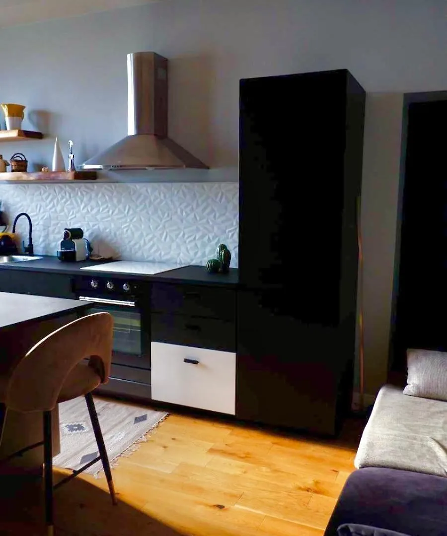 Cozy Renovated Comfort Apartment In Isola Italy