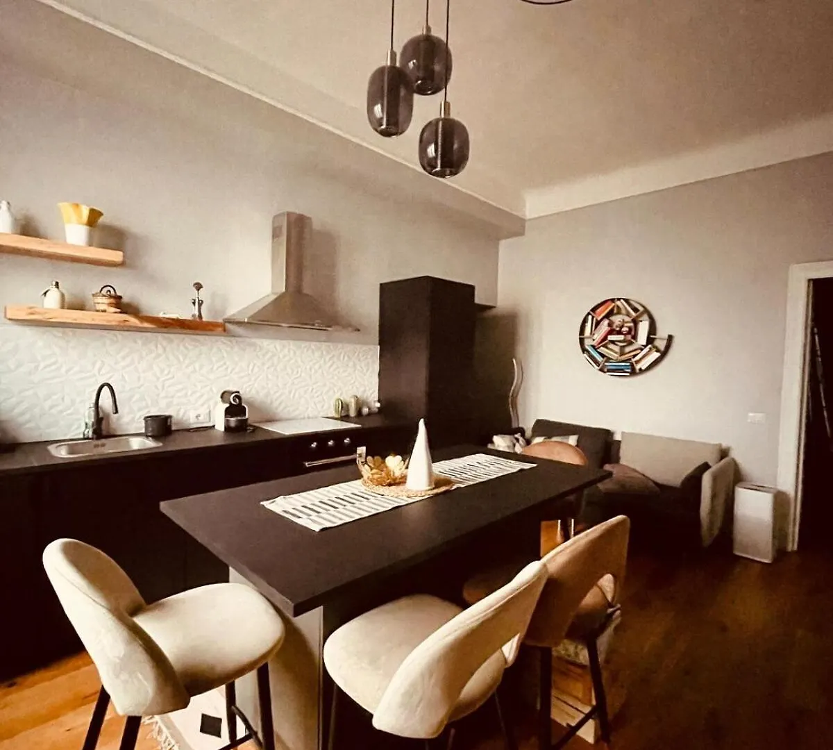 Cozy Renovated Comfort Apartment In Isola